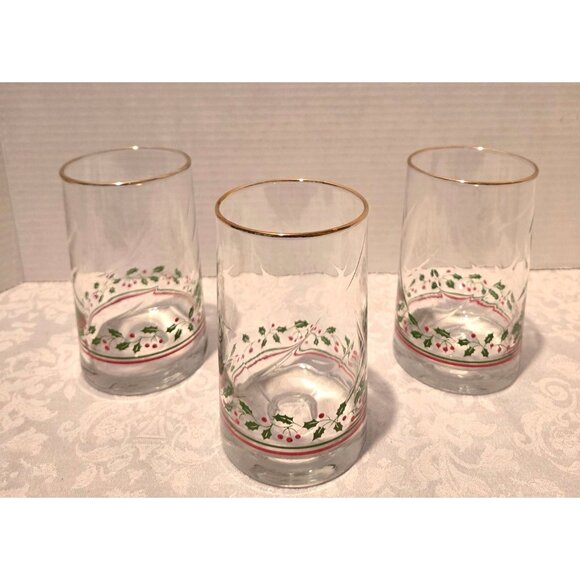 Vintage Holiday Arby's Glasses, Set of  3 Holly Berry, 1986  Christmas Collectio - Picture 1 of 3